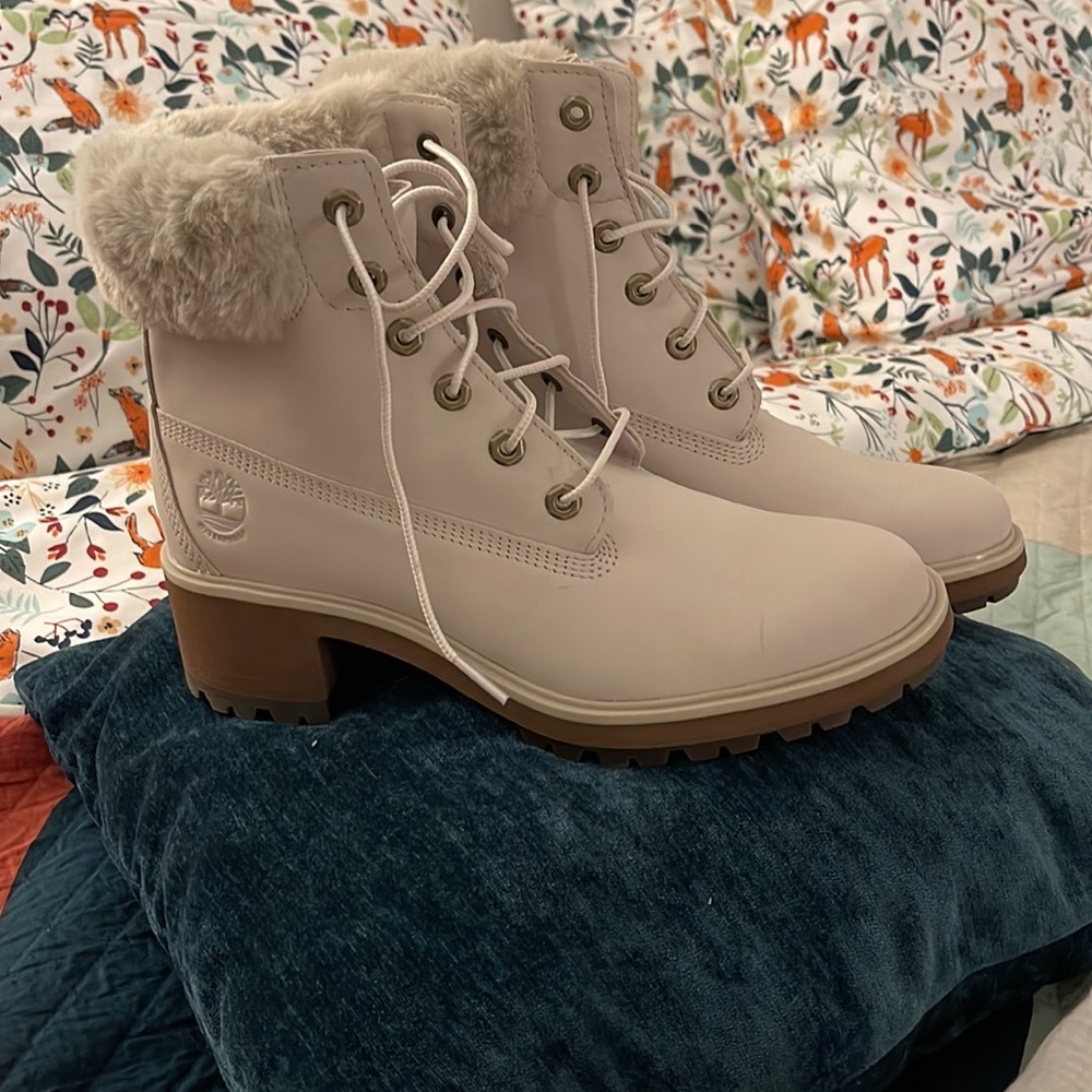 Waterproof Timberland Kinsley 6 inch Winter boots in White Nubuck